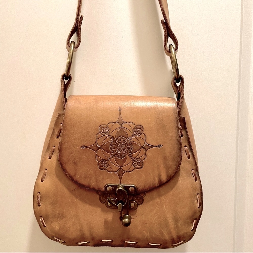 Hand-stitched, sturdy, leather shoulder bag